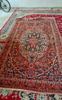 قالی دست باف قدیمی