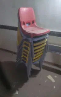 صندلی پلاستیکی پایه فلزی