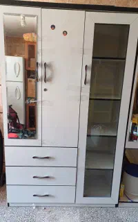 کمد لباس و کتابخانه