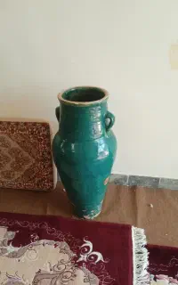کوزه خیلی قدیمی بزرگ سالم