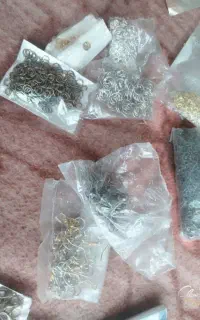وسایل دستبند و گیره روسری