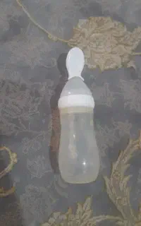 سرلاک خوری بچه