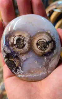 دکوری سنگ شکل آدمک طبیعی کمیاب