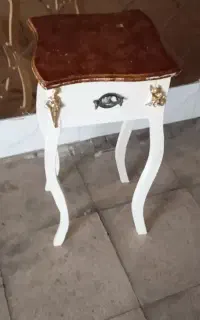 دو عدد میز چوبی زیبا و شیک