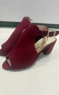 کفش پاشنه دار