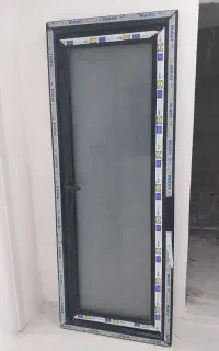 درب پی وی سی برند ماوی