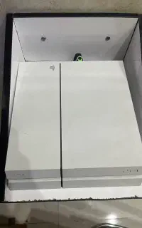 پی اس فور با دوتا دسته و بازی