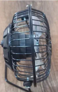 پنکه رومیزی mini fan نو نو بدون ثانیه ای استفاده
