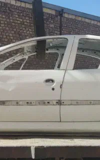 درب و گلگیر استوک