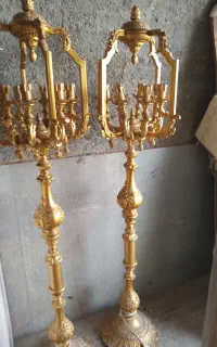 اباژور ایستاده