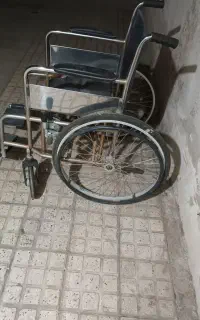 سلام یک عدد ویلچر سالم چرها بادی برای فروش