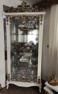 بوفه سفید طلایی کاملا سالم