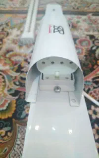 لامپ مهتابی دیواری کم مصرف با پایه