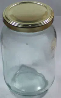 تعدادی شیشه خالی بادرب