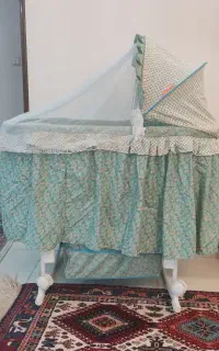 گهواره کودک در حد نو