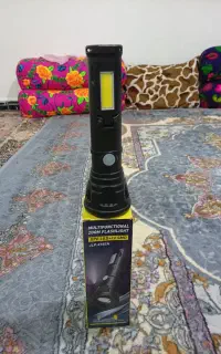 فروش چراغ قوه پرنور سه کاره 3 ساعت شارژ نگه میدارد