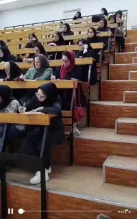 فوق لیسانس عربی و دبیر رسمی آموزش و پرورش هستم