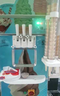دستگاه بستنی قیفی