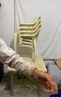 میز و چهار عدد صندلی