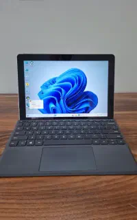 سرفیس surface Go تمیز و جمع وجور با قلم