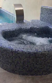 طراحی،و اجرای انواع استخر و جکوزی