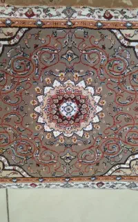 6عدد پشتی سالم در حد نو