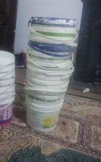 سطل رنگ .خالی