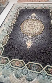 چهار تخته فرش ۱۲۰۰ شانه که ۲ عدد ۹متری و۲عدد ۴متری