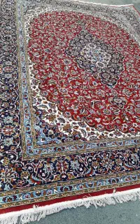 فرش ۱۲ متری ماشینی قرمز لاکی