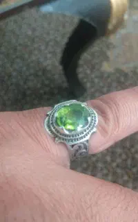 زبرجد اصل با رکاب دست ساز عالی