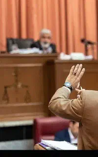 وکیل دادگستری و مشاور حقوقی