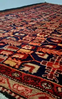 فرش دستباف نیم قرنی