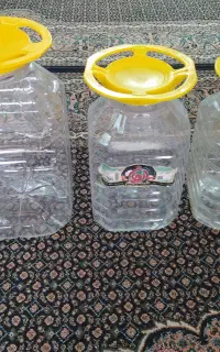 دبه ی بزرگ ترشی ده و ۱۳ کیلویی وزیرگلدانها۱۳ عدد