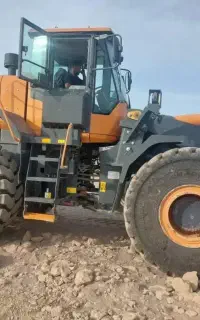 اجاره لودر ۸تنی نهصدودولزده سیصدوهفتادوسه 5332