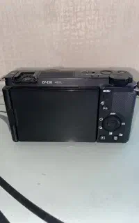 دوربین sony ZV-E10 بهمراه باتری اضافه