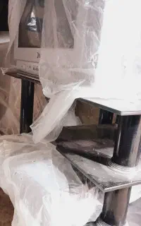 تلویزیون. سی دی. گیرنده دیجیتال و میز