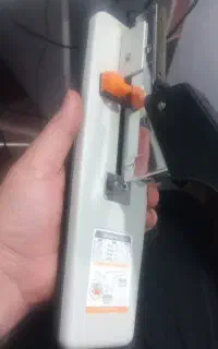 منگنه زن و میخکوب کتاب