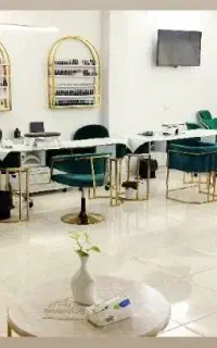اجاره اتاق، صندلی در سالن زیبایی
