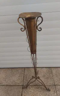 گلدان فلزی