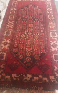 یه عدد قالی دستباف