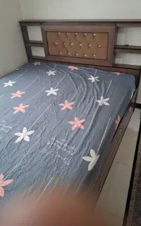 تخت دونفره همراه با تشک