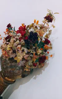 گلدان با گل های مصنوعی خارجی