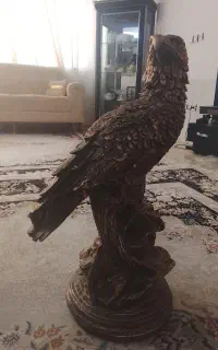 مجسمه عقاب