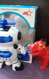 ربات و دایناسور باطری خور