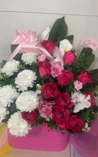 گل مصنوعی تازه