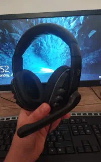 هدفون مدل U TECH