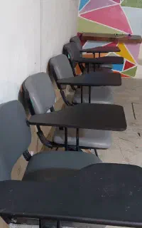 صندلی دسته دار. میز مدیریت. کمد و پارتیشن