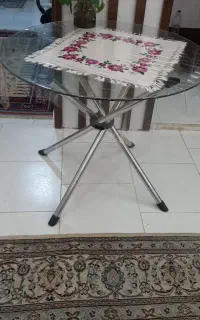 میز گرد ناهار خوری