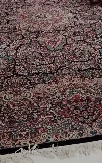 سلام.سه تا قالی سه در چهار در حد نو بفروش میرسه