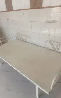 تخت فلزی بسیار محکم و سنگین